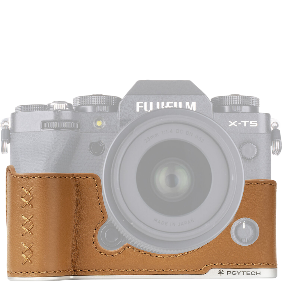 Чехол PGYTECH Leather Camera Case для Fujifilm X-T5 Коричневый 
