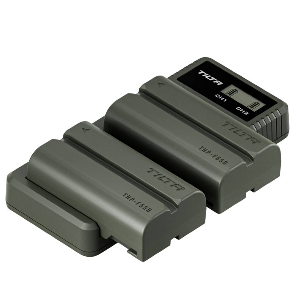 2 аккумулятора NP-F550 + зарядное устройство Tilta Battery Charger Зелёное preOrder=09.08.2026